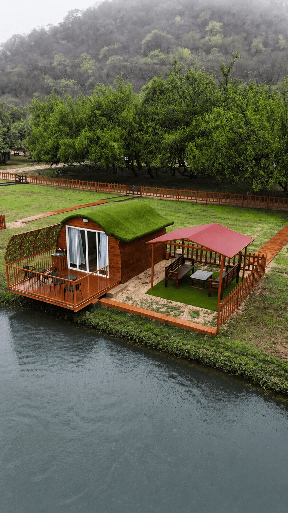 Wooden cabin on the banks of Wadi Darbat - Exclusive autumn experience