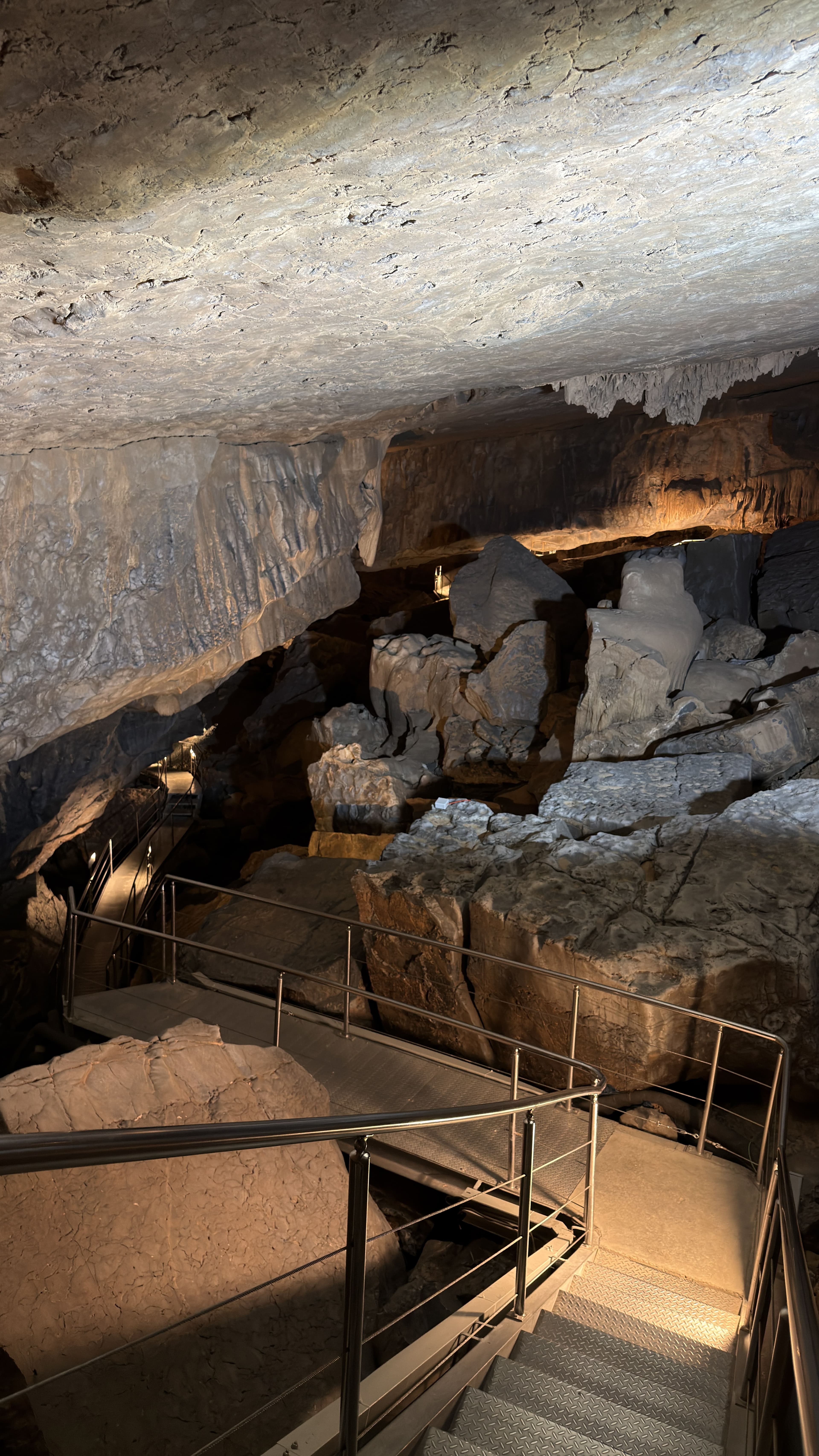 AL HOOTA CAVE - 2