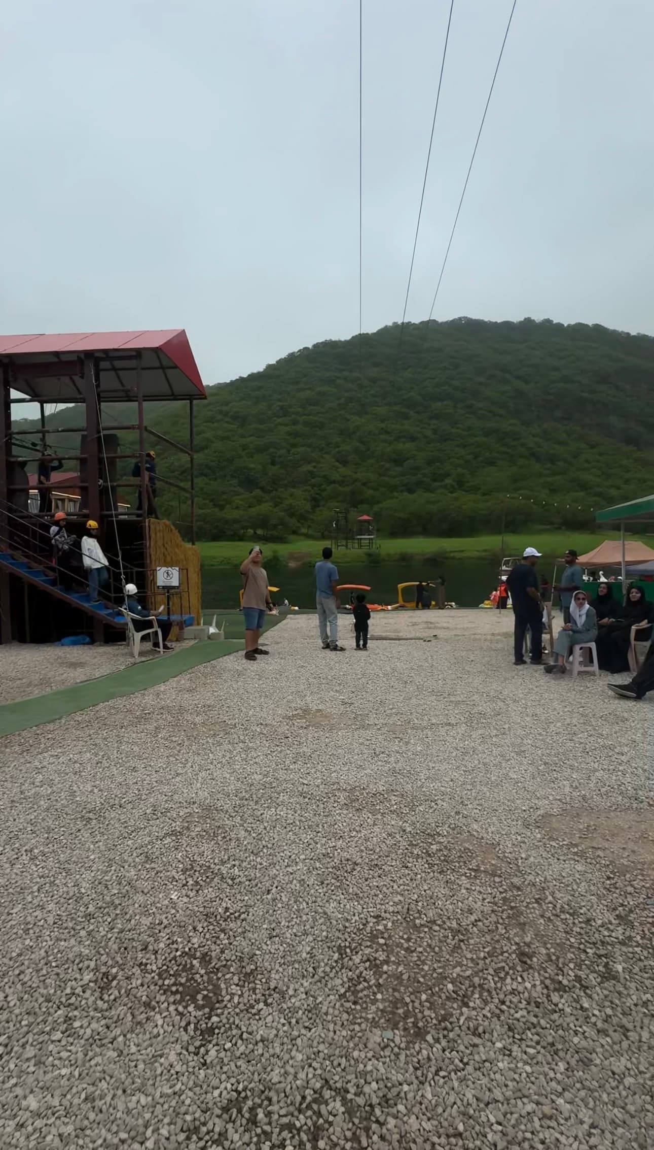 4 simultaneous ziplines, 120m at 12m height over Wadi Darbat. - 3