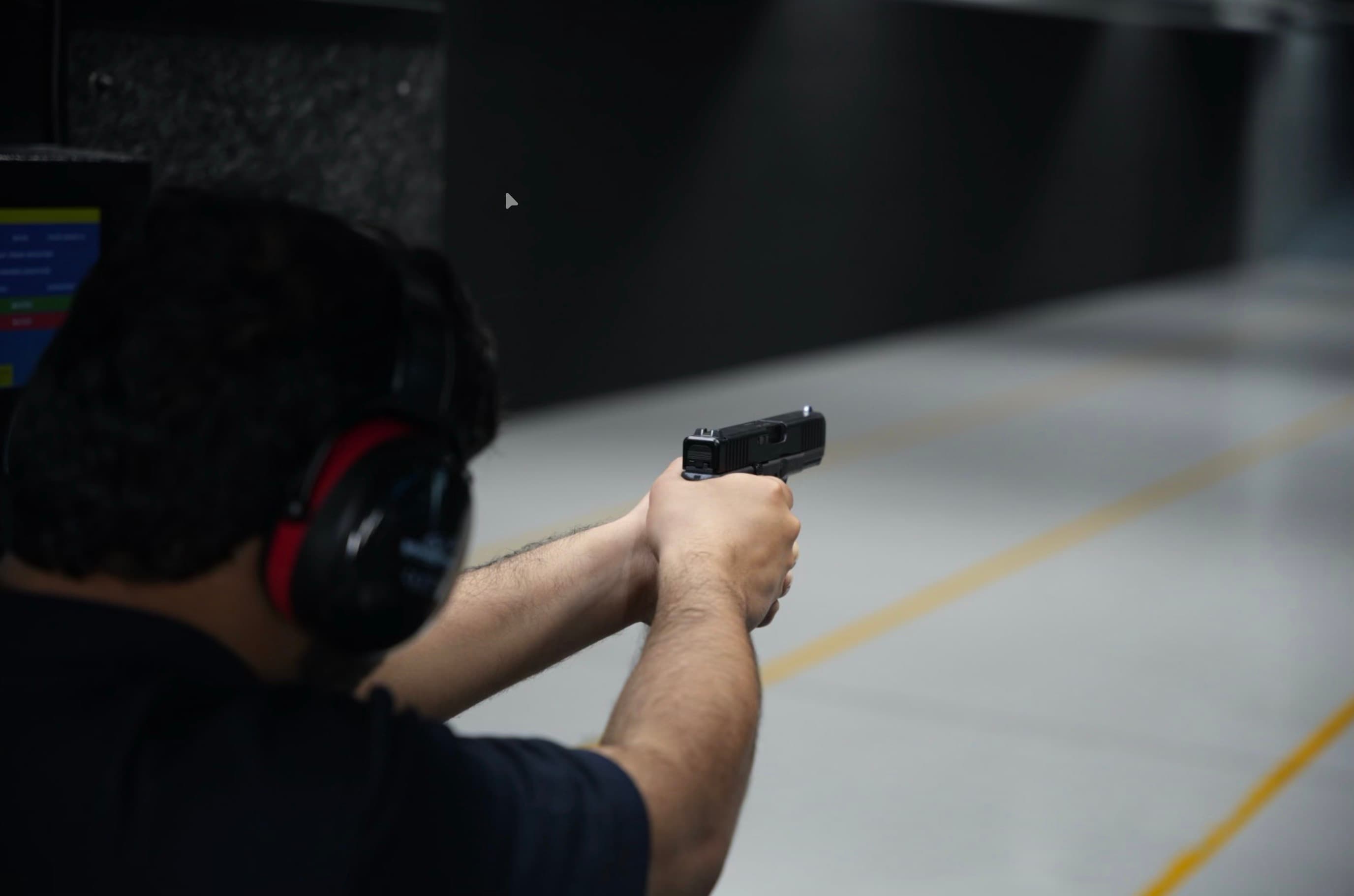 9mm Pistol Experience: Accuracy & Safety in Your Hands - 2